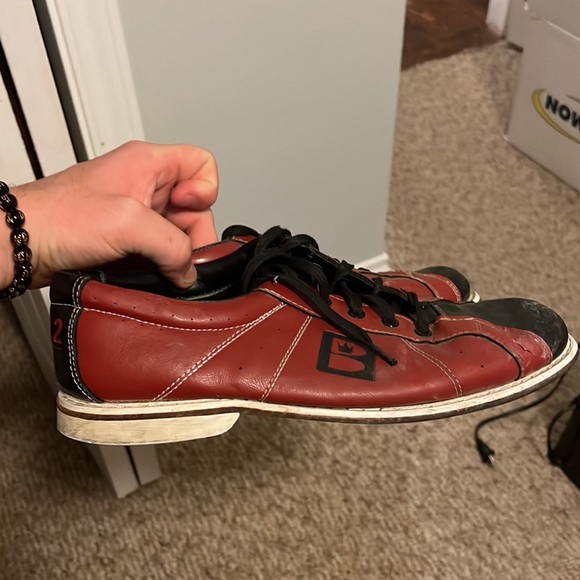 Bowling shoes for sale - Picture 2 of 2